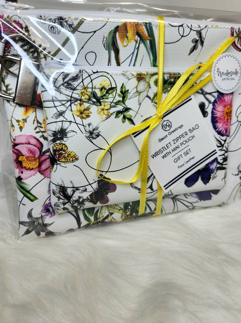 Wristlet Bag Set