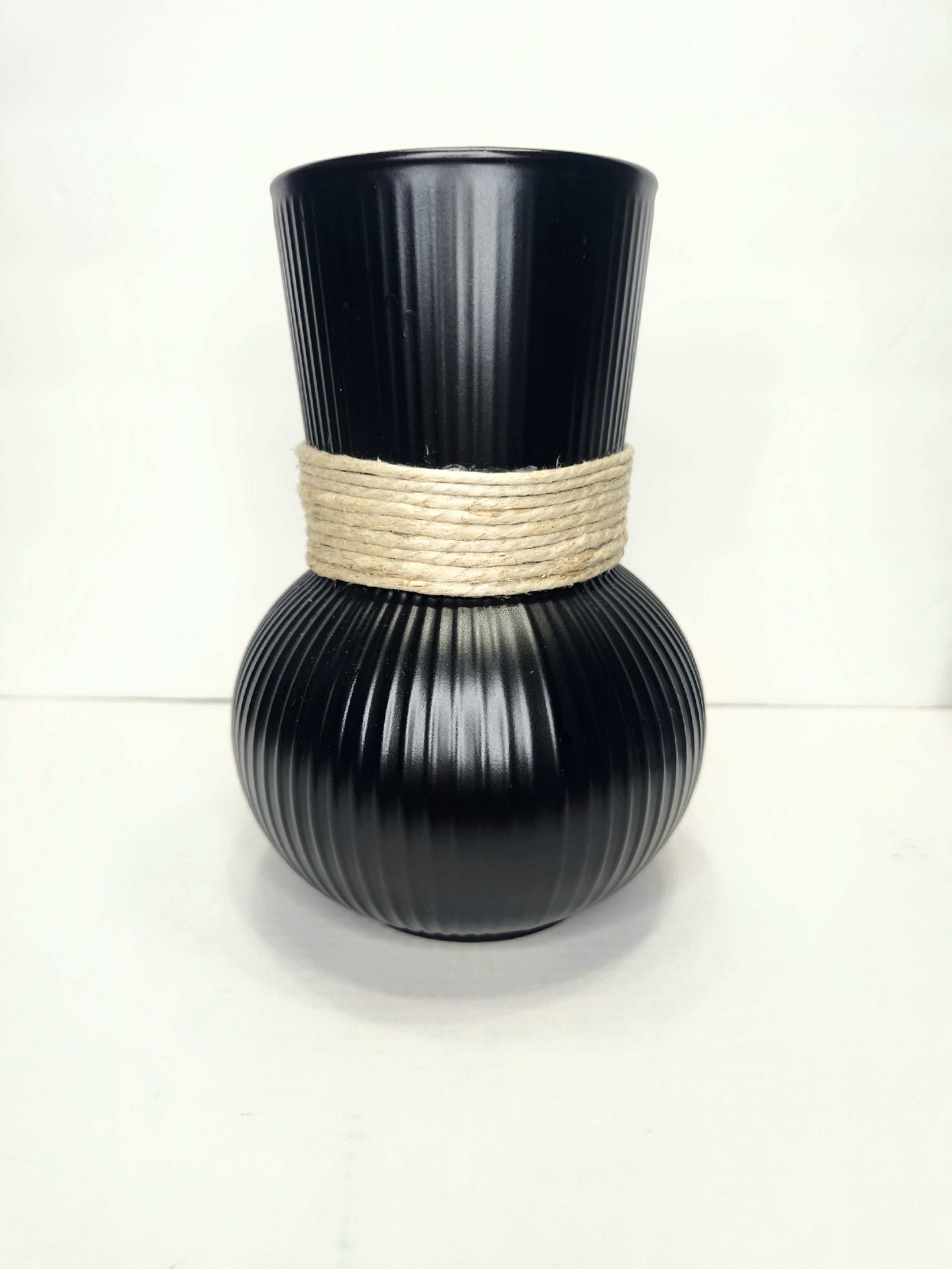 Ribbed Vase Decor Greetings